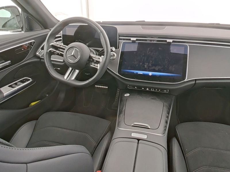 Mercedes-Benz E 220 2025 г. Серый, пробег 28200 км