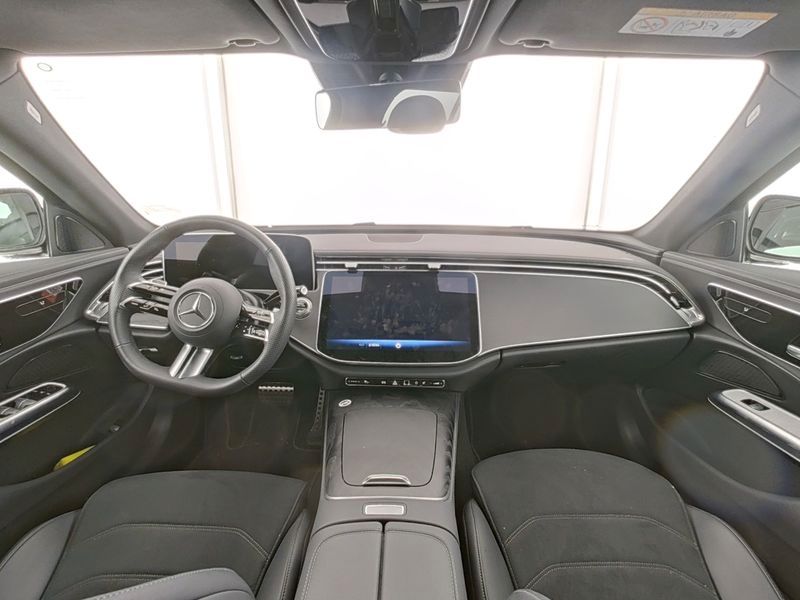 Mercedes-Benz E 220 2025 г. Серый, пробег 28200 км