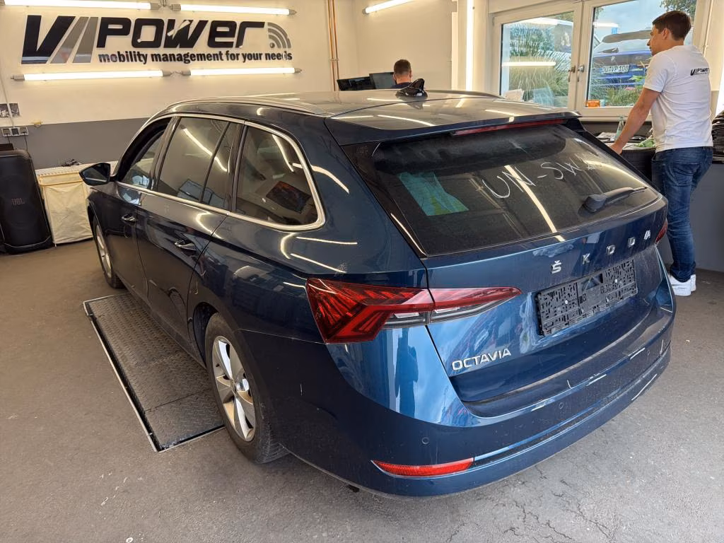Skoda Octavia 2021 г. Синий, пробег 58139 км