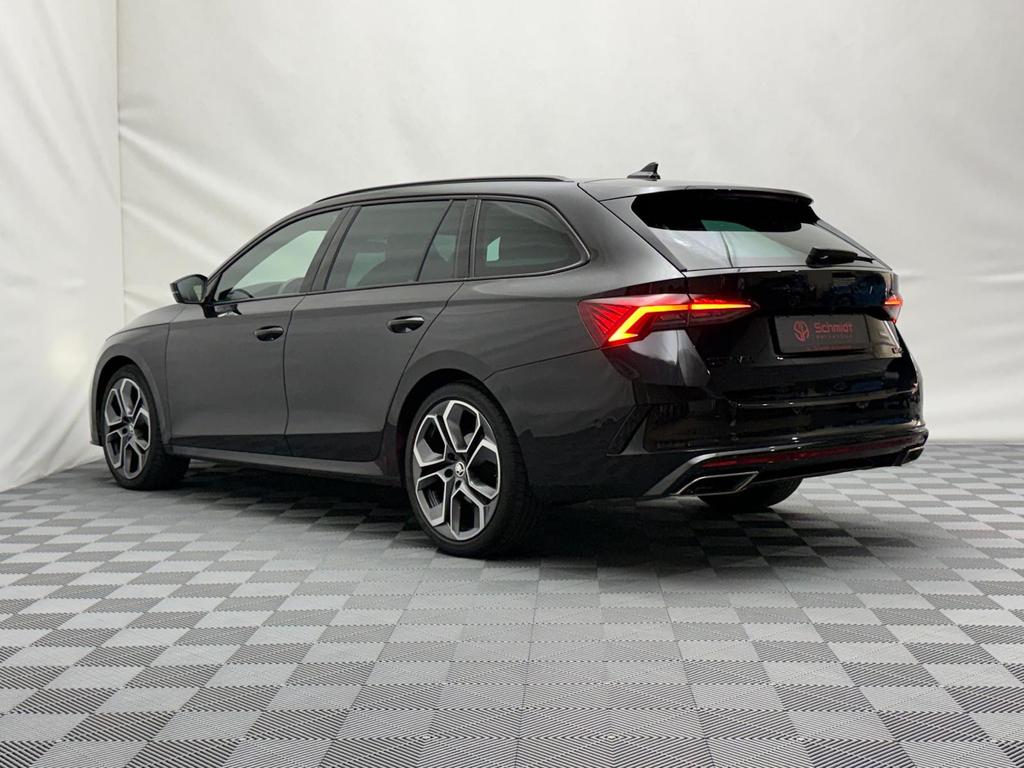 Skoda Octavia 2023 г. Чёрный, пробег 50000 км