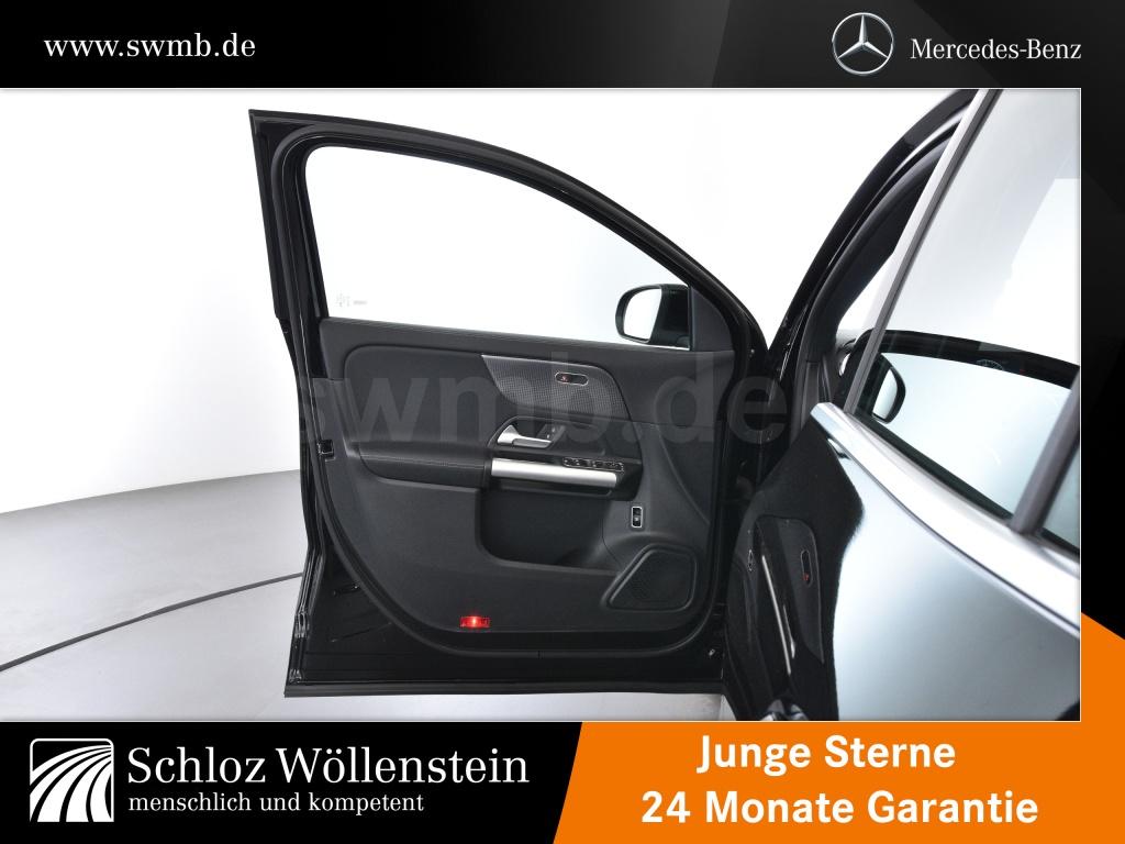 Mercedes-Benz GLA 200 2023 г. Чёрный, пробег 38600 км