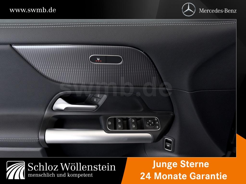 Mercedes-Benz GLA 200 2023 г. Чёрный, пробег 38600 км
