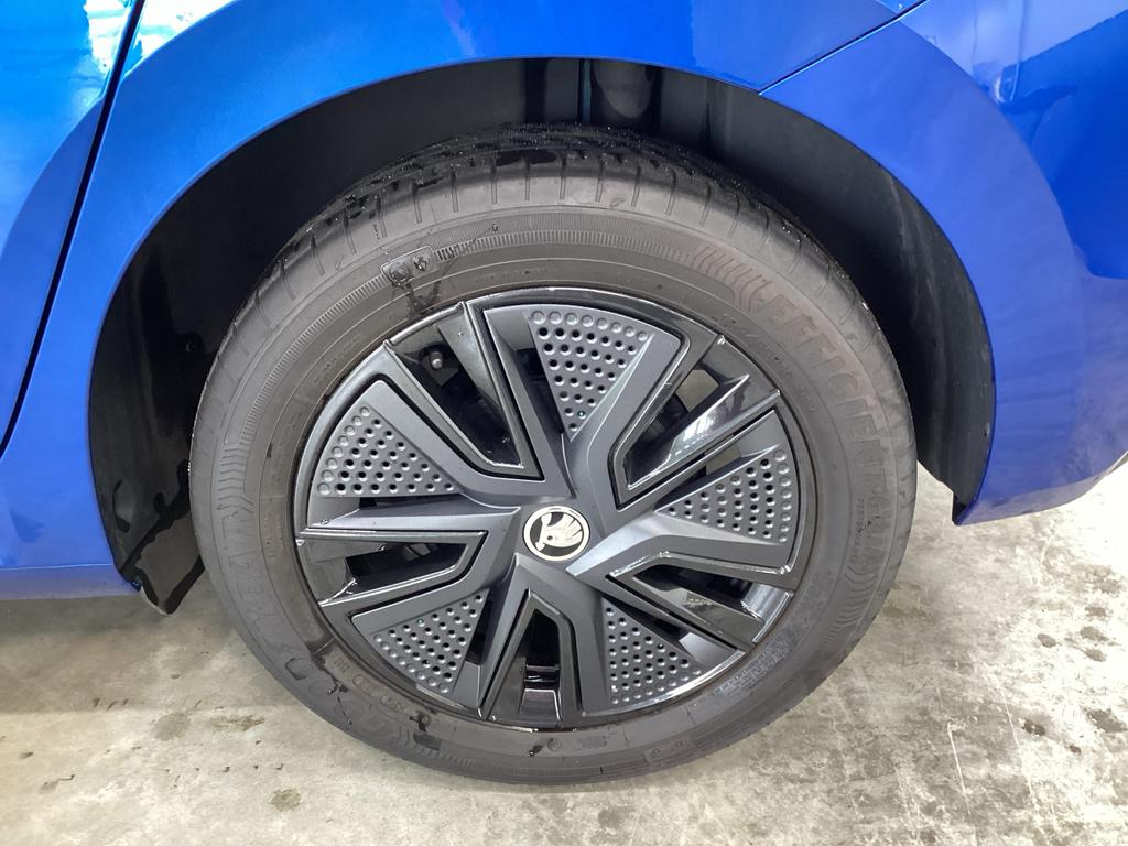 Skoda Fabia 2022 г. Синий, пробег 42115 км