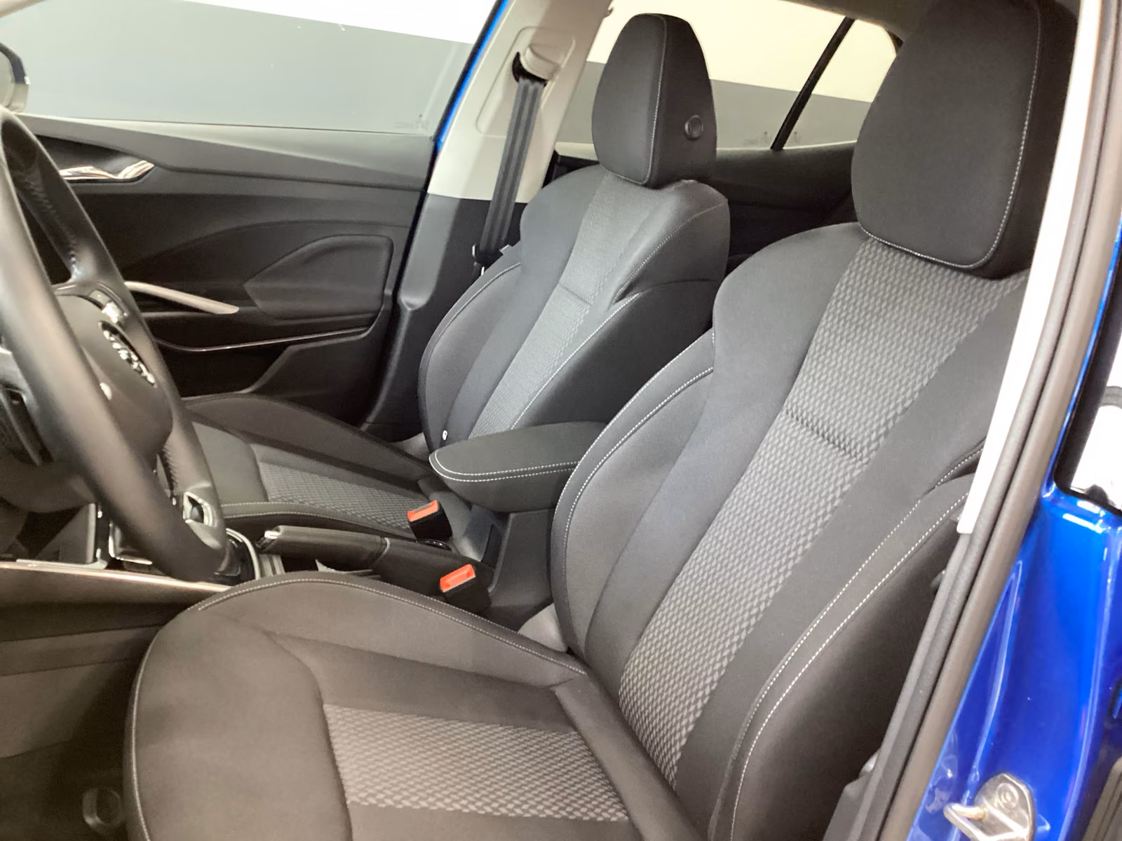 Skoda Fabia 2022 г. Синий, пробег 42115 км
