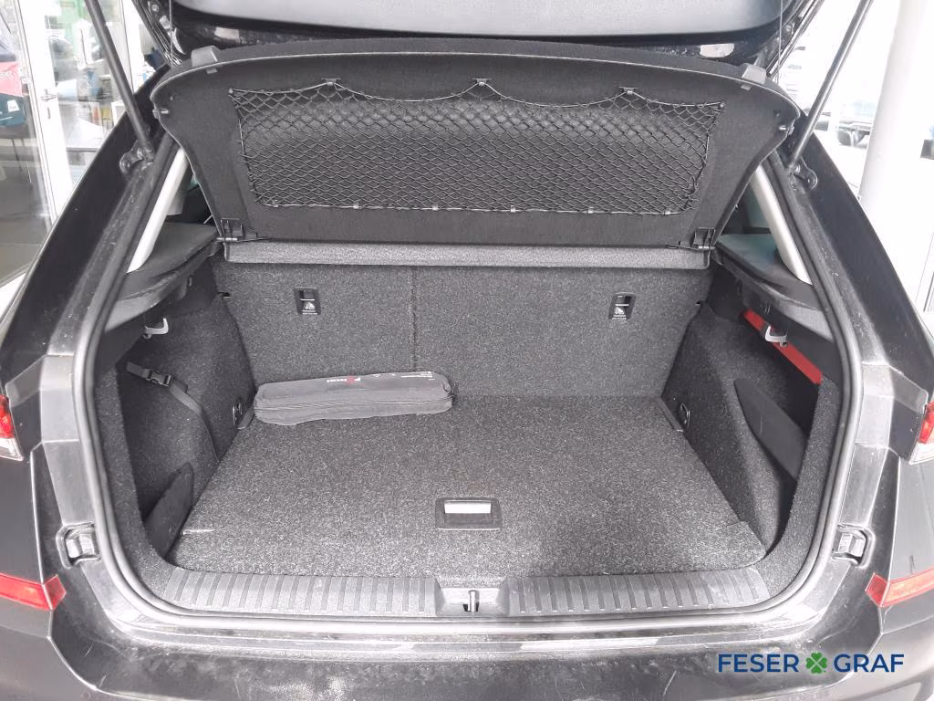 Skoda Kamiq 2023 г. Чёрный, пробег 49350 км