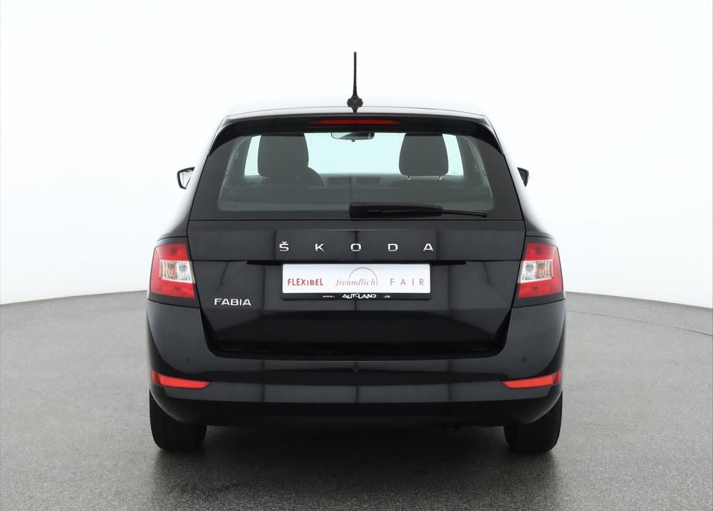 Skoda Fabia 2022 г. Чёрный, пробег 49989 км