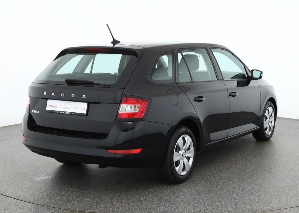 Skoda Fabia 2022 г. Чёрный, пробег 49989 км