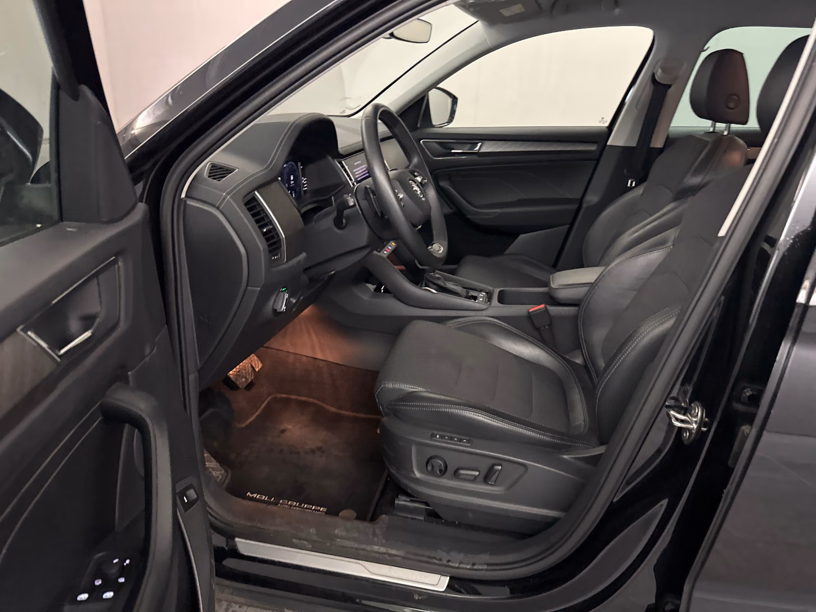 Skoda Kodiaq 2023 г. Чёрный, пробег 56411 км