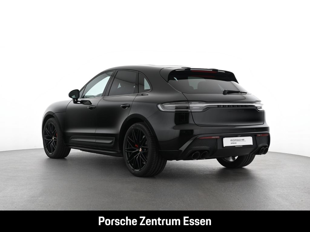 Porsche Macan 2023 г. Чёрный, пробег 59513 км