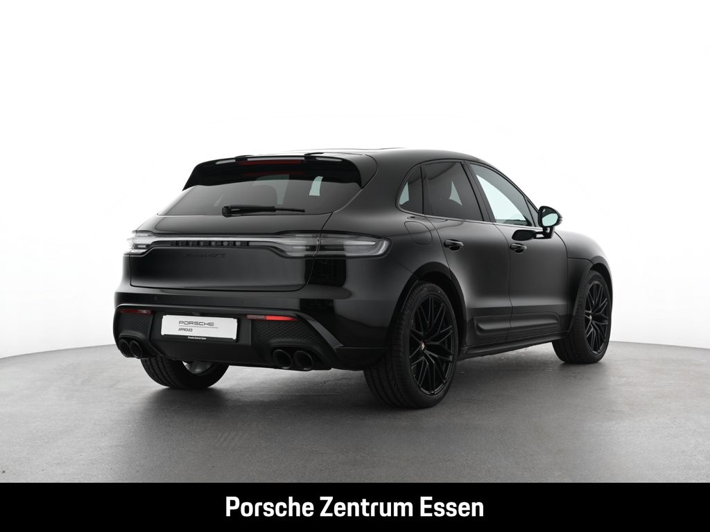 Porsche Macan 2023 г. Чёрный, пробег 59513 км