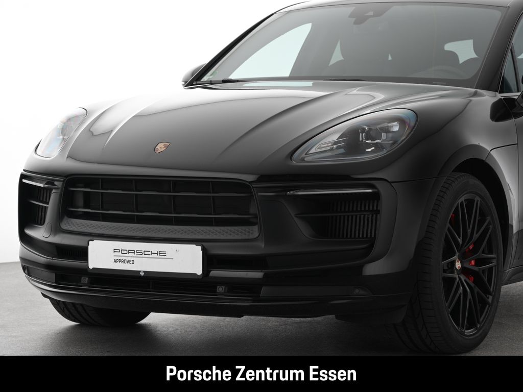 Porsche Macan 2023 г. Чёрный, пробег 59513 км