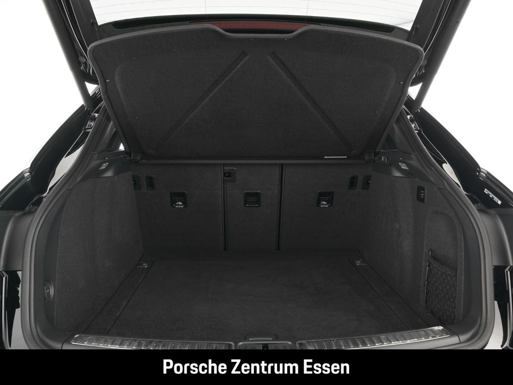 Porsche Macan 2023 г. Чёрный, пробег 59513 км