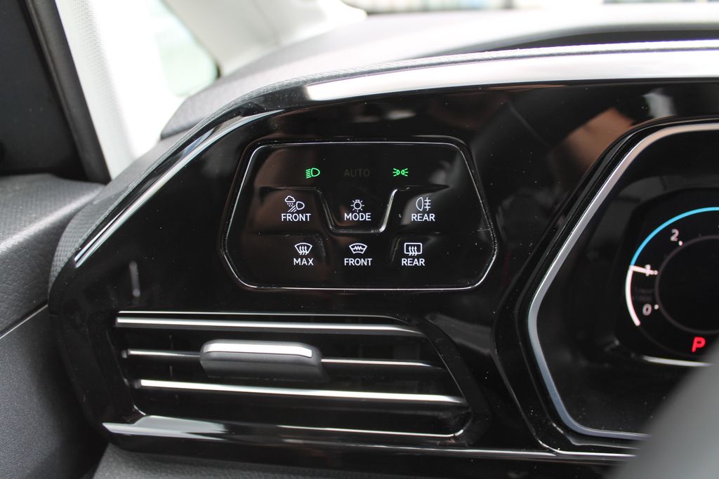 Volkswagen CADDY MAXI 2022 г. Чёрный, пробег 49998 км