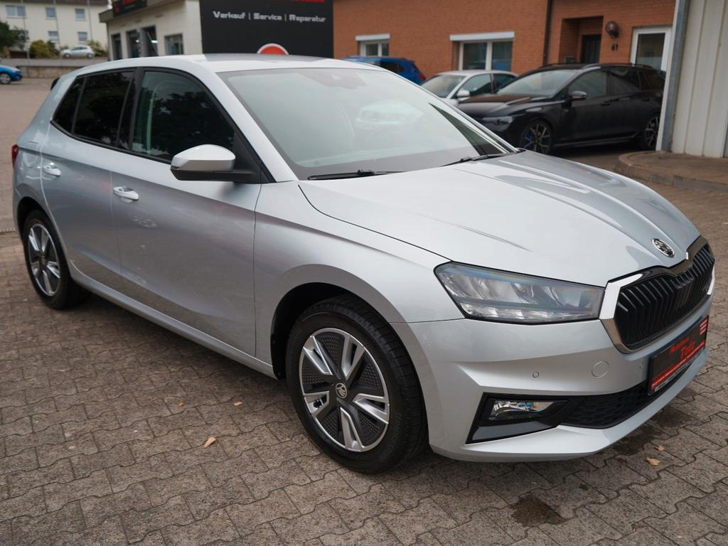 Skoda Fabia 2022 г. Серебристый, пробег 35956 км