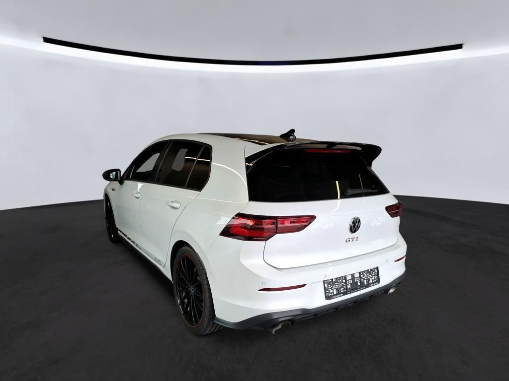 Volkswagen Golf 2022 г. Белый, пробег 31628 км
