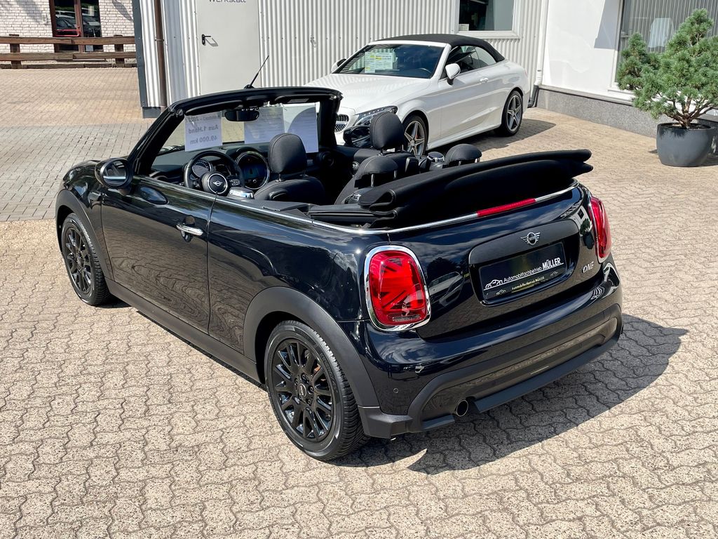 Mini COOPER CABRIO 2022 г. Чёрный, пробег 49900 км