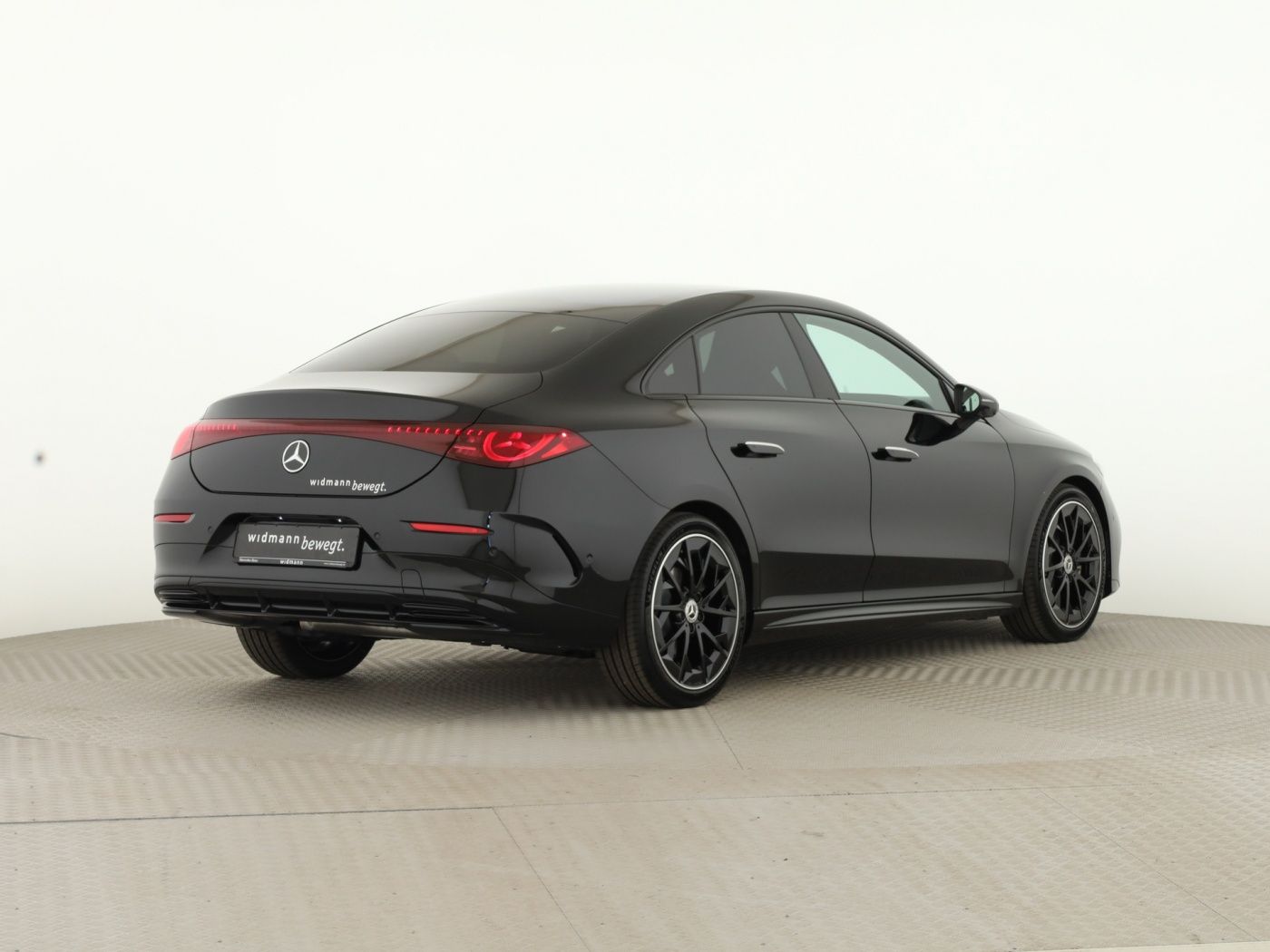 Mercedes-Benz CLA 220 2026 г. Чёрный, пробег 8000 км