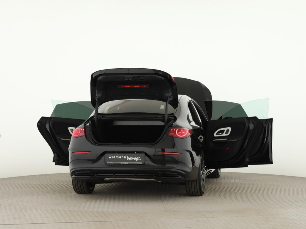 Mercedes-Benz CLA 220 2026 г. Чёрный, пробег 8000 км