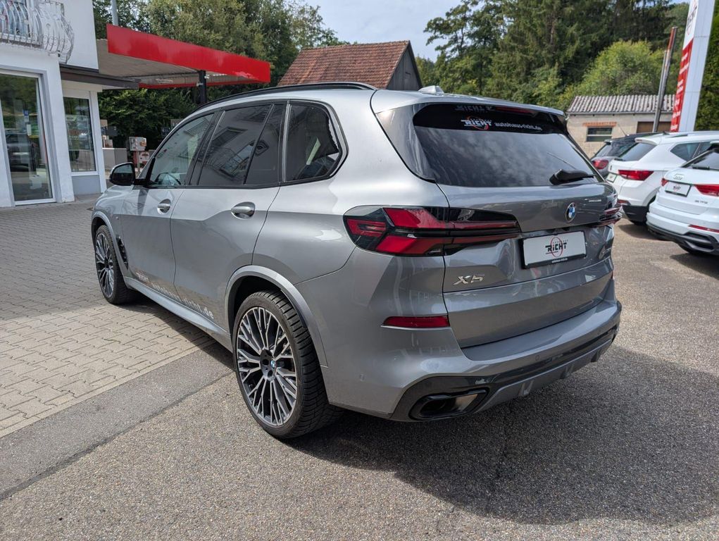 BMW X5 2024 г. Серый, пробег 46550 км