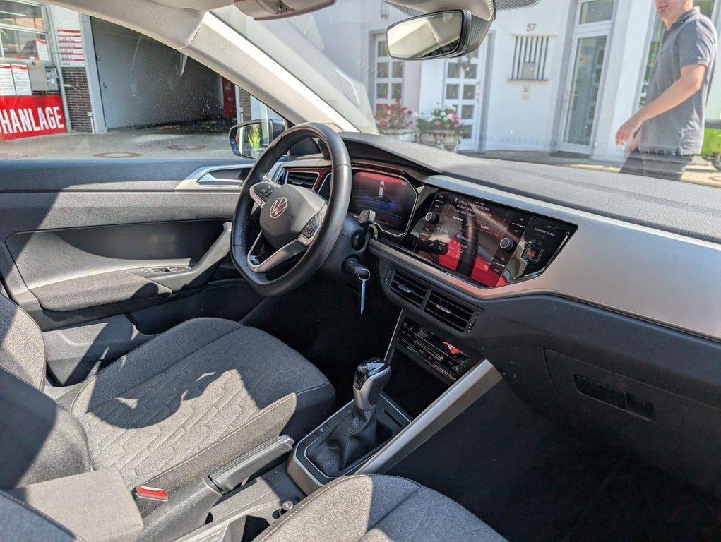 Volkswagen Polo 2024 г. Чёрный, пробег 48950 км