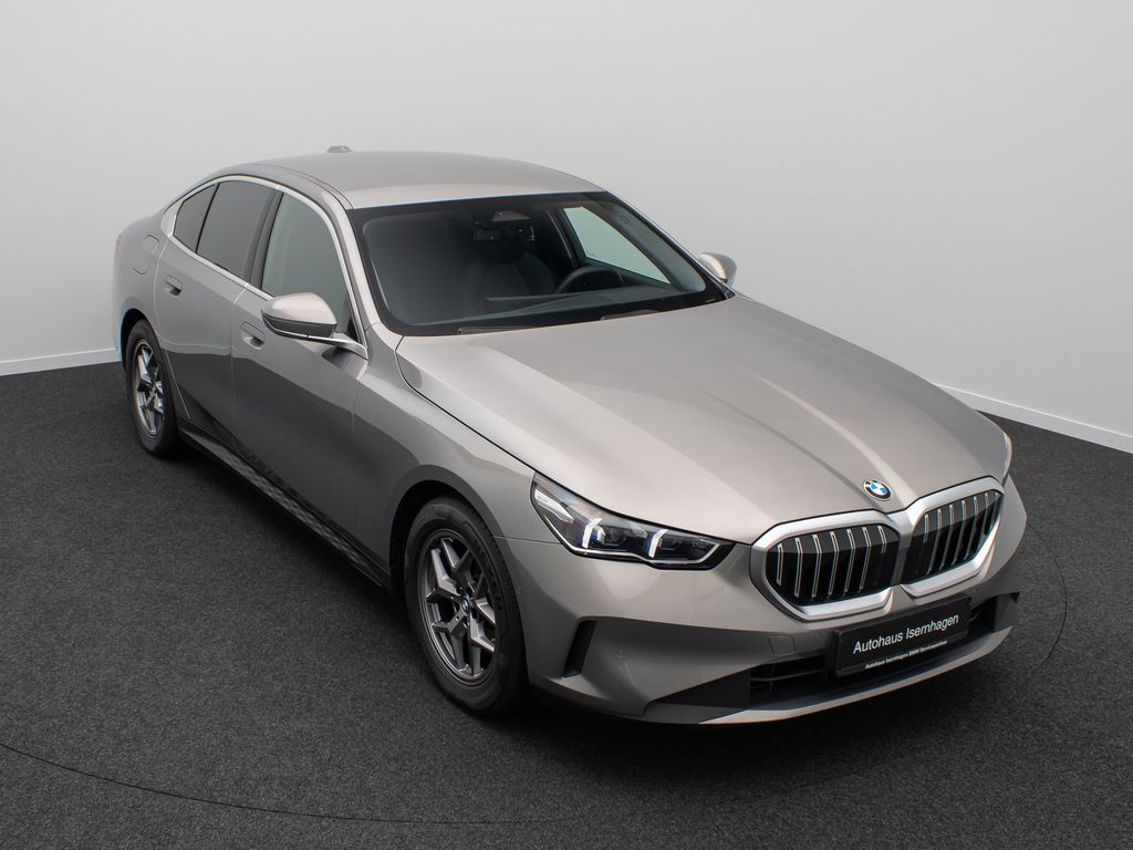 BMW 520 2024 г. Серый, пробег 46305 км