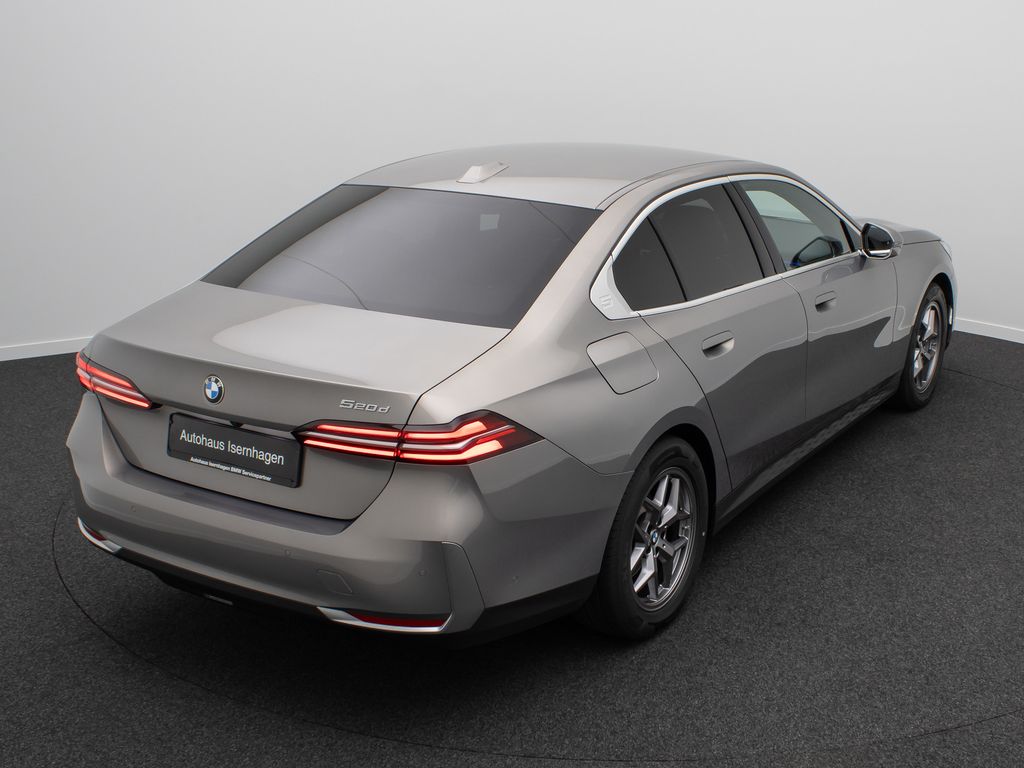 BMW 520 2024 г. Серый, пробег 46305 км