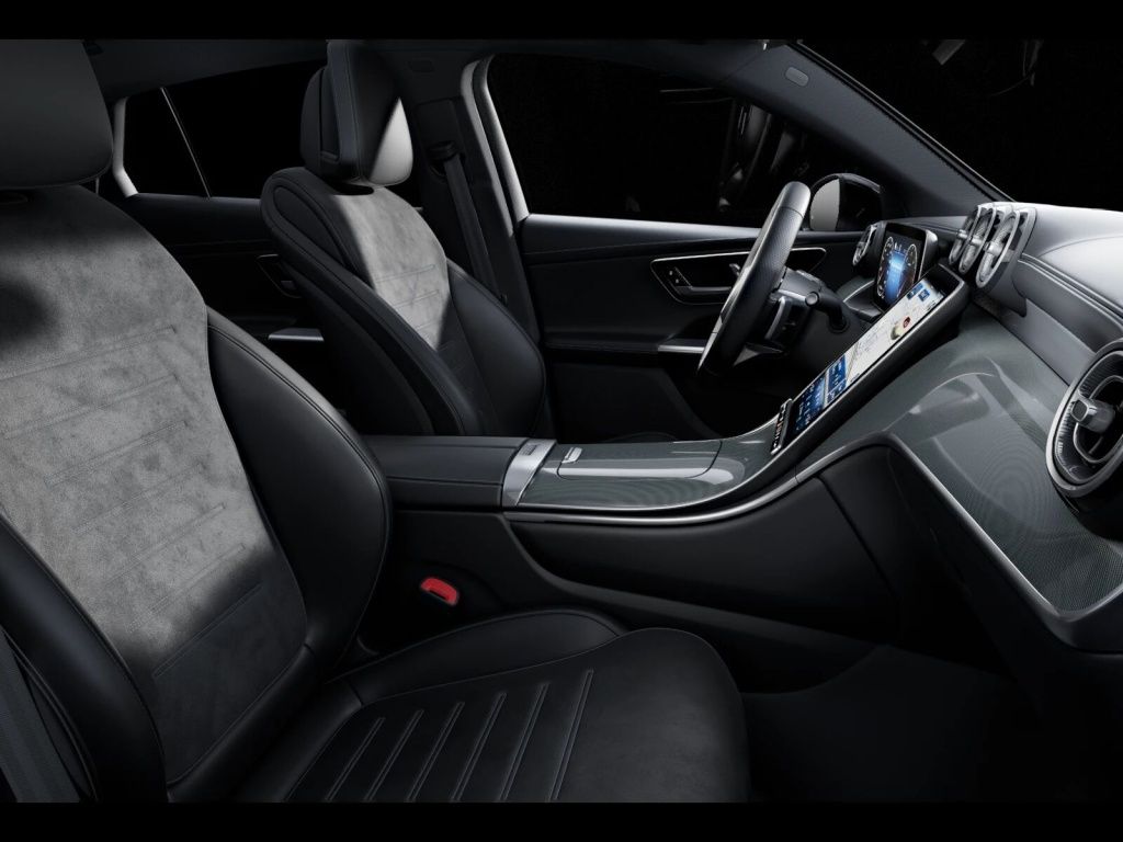 Mercedes-Benz GLC 220 2026 г. Чёрный, пробег 6839 км