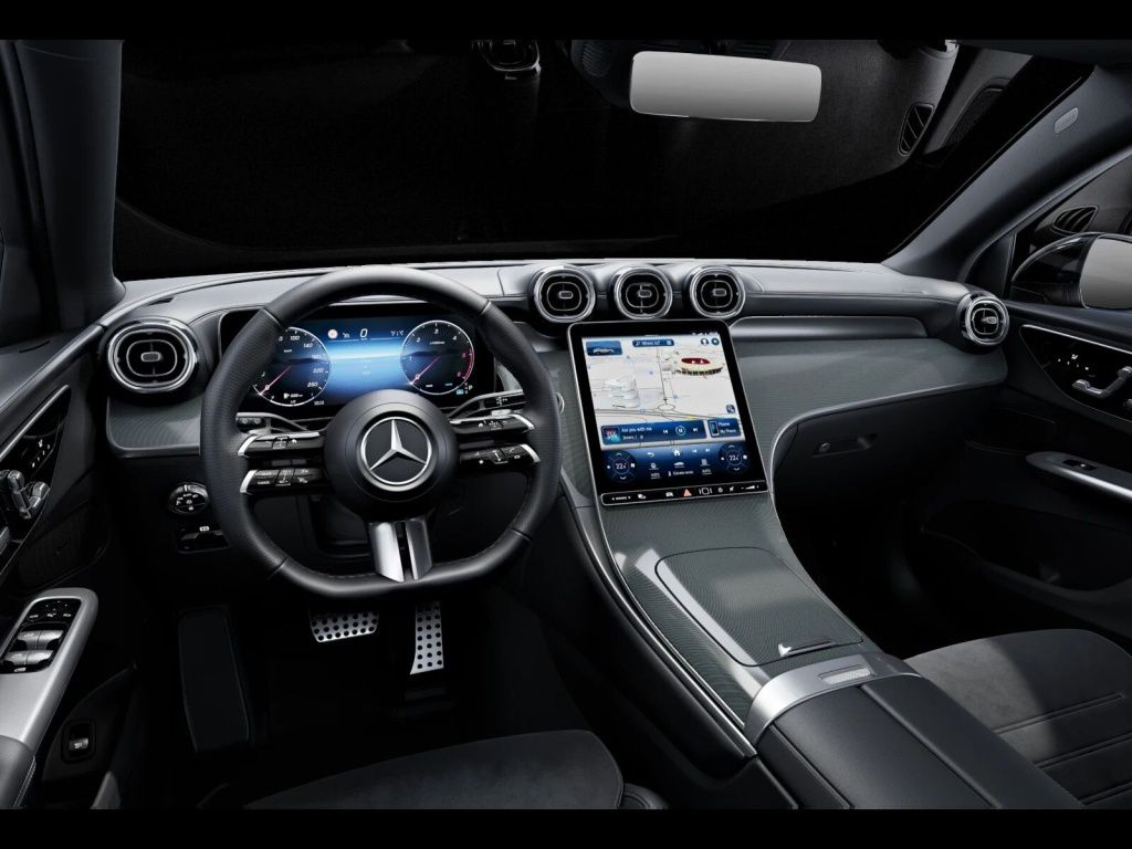 Mercedes-Benz GLC 220 2026 г. Серый, пробег 8384 км