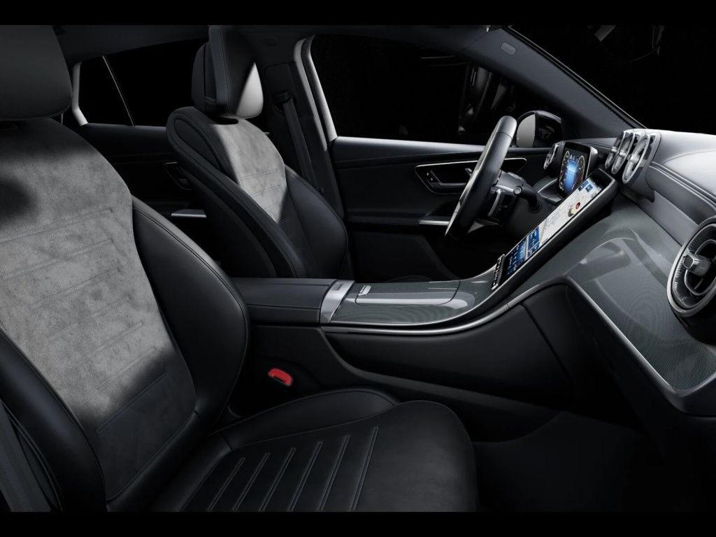 Mercedes-Benz GLC 220 2026 г. Серый, пробег 8384 км
