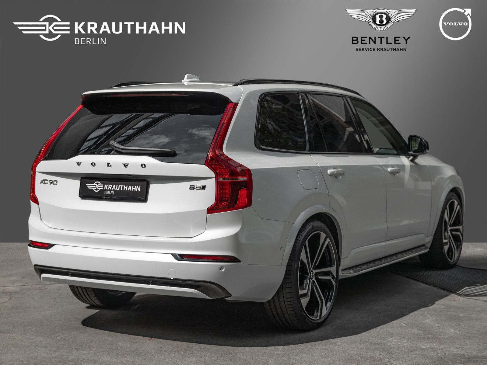 Volvo XC90 2023 г. Белый, пробег 53330 км