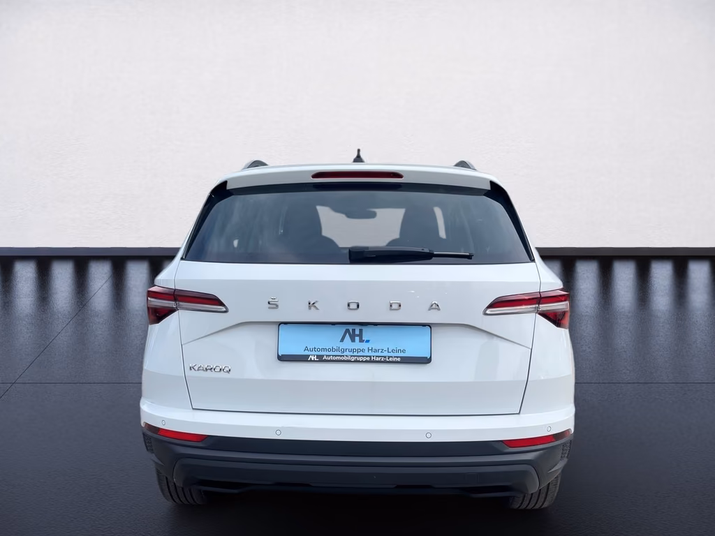Skoda Karoq 2022 г. Белый, пробег 48653 км
