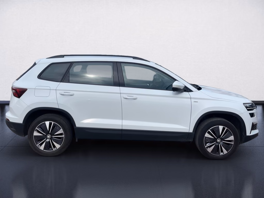 Skoda Karoq 2022 г. Белый, пробег 48653 км