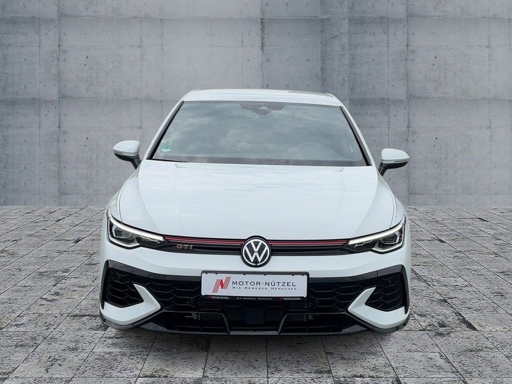 Volkswagen Golf 2024 г. Белый, пробег 21713 км