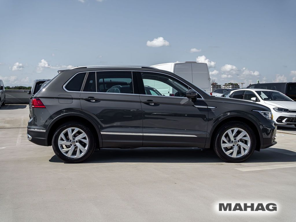 Volkswagen Tiguan 2023 г. Серый, пробег 50688 км
