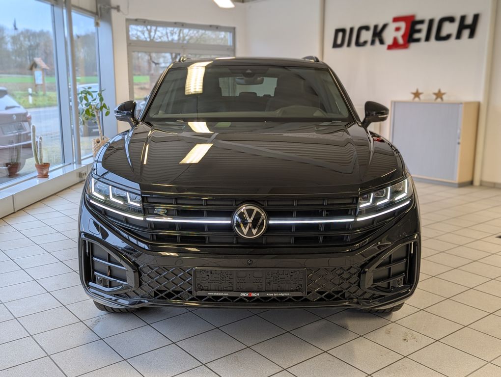 Volkswagen Touareg 2025 г. Чёрный, пробег 22639 км