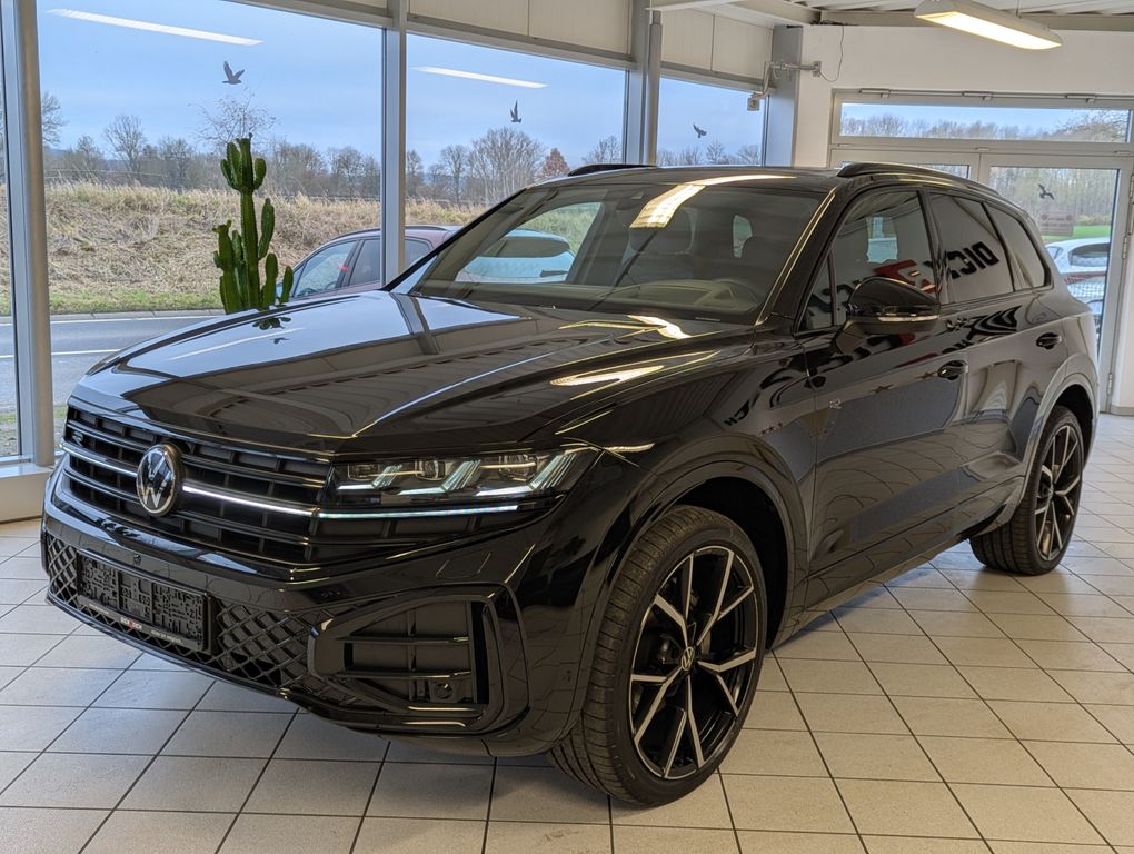 Volkswagen Touareg 2025 г. Чёрный, пробег 22639 км