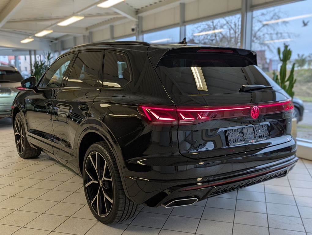 Volkswagen Touareg 2025 г. Чёрный, пробег 22639 км