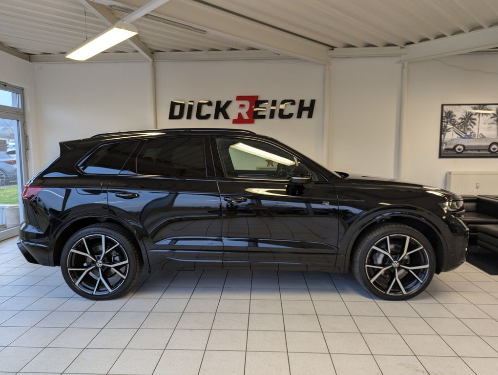 Volkswagen Touareg 2025 г. Чёрный, пробег 22639 км
