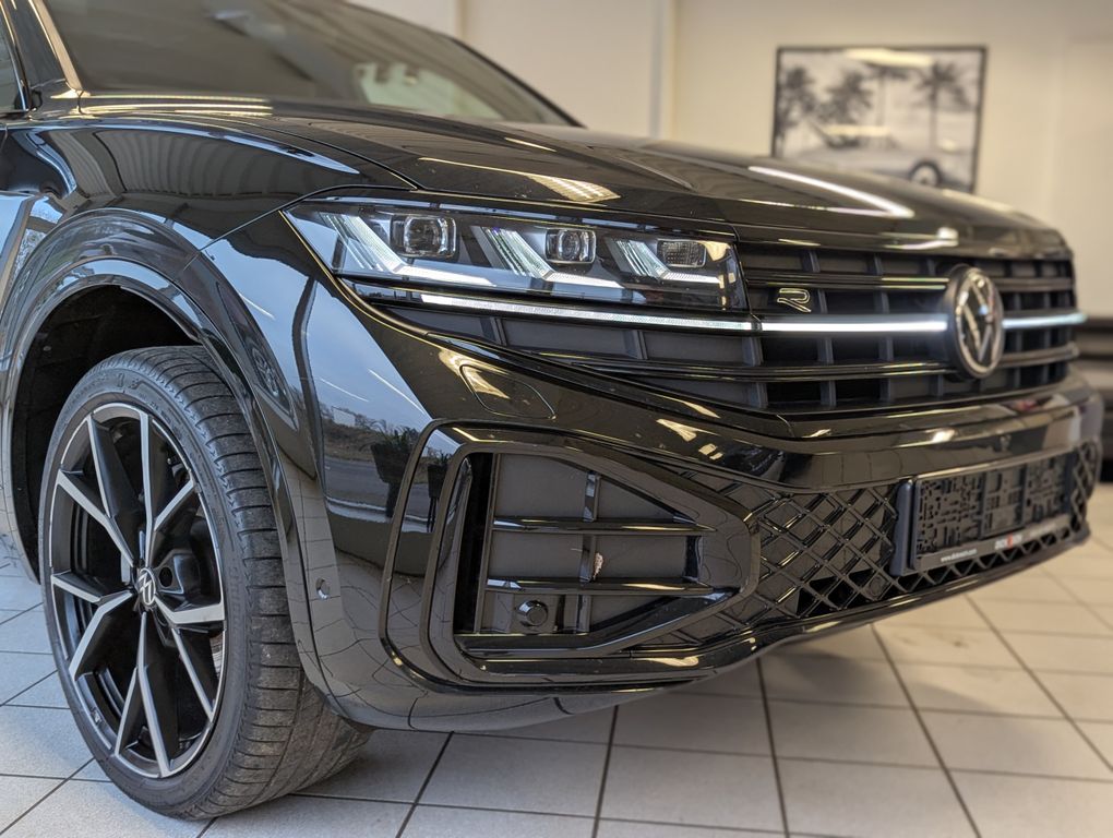 Volkswagen Touareg 2025 г. Чёрный, пробег 22639 км