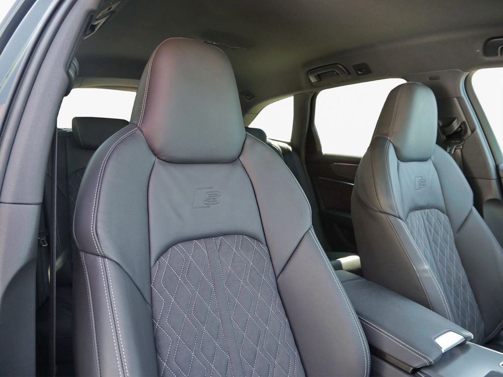 Audi S6 2025 г. Чёрный, пробег 29900 км