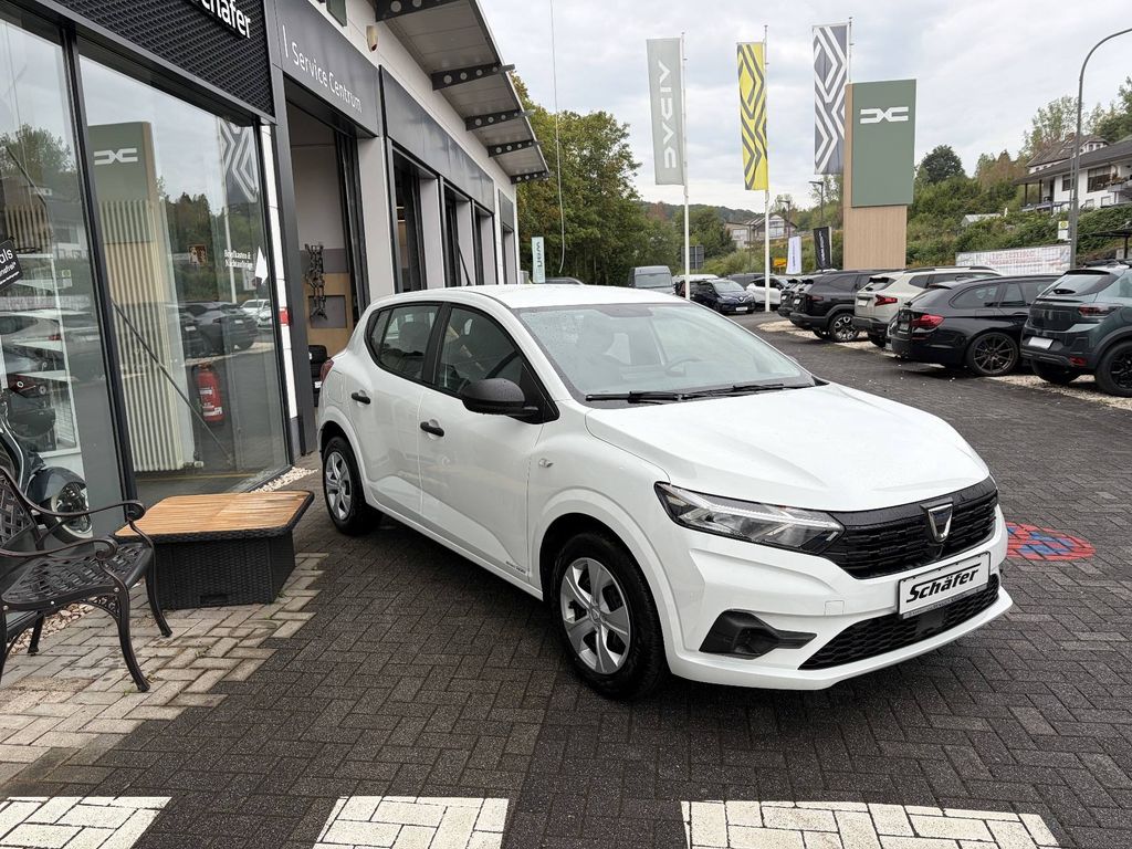Dacia Sandero 2022 г. Белый, пробег 29900 км