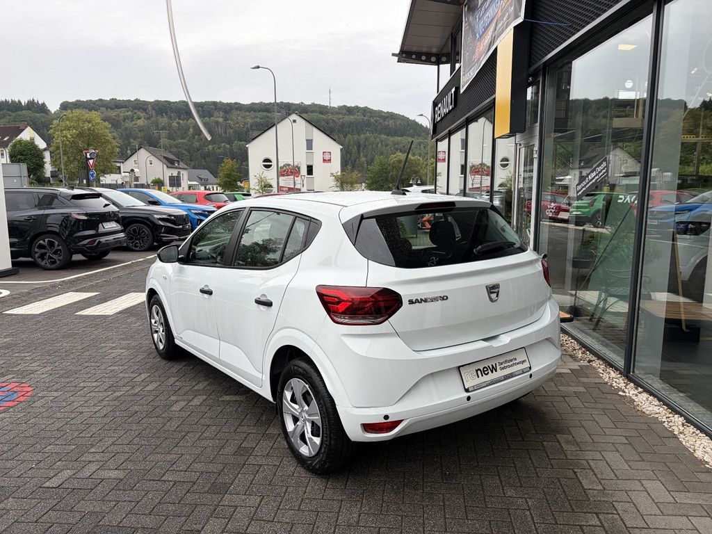 Dacia Sandero 2022 г. Белый, пробег 29900 км
