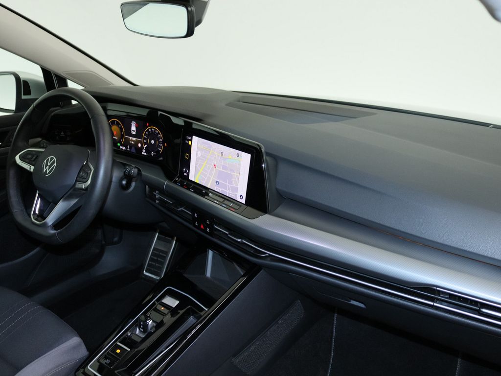 Volkswagen Golf 2024 г. Синий, пробег 30649 км