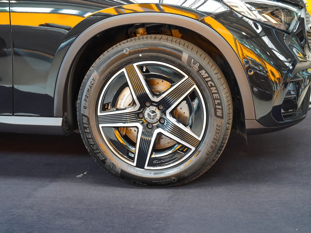 Mercedes-Benz GLC 200 2025 г. Чёрный, пробег 8872 км