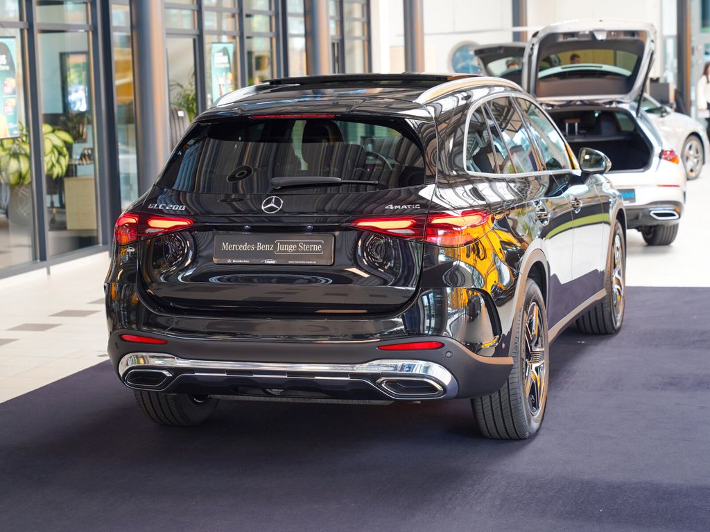 Mercedes-Benz GLC 200 2025 г. Чёрный, пробег 8872 км