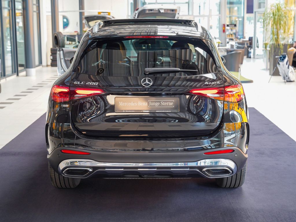 Mercedes-Benz GLC 200 2025 г. Чёрный, пробег 8872 км