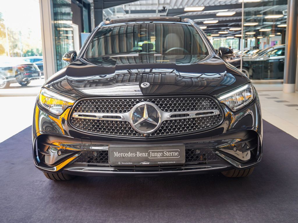 Mercedes-Benz GLC 200 2025 г. Чёрный, пробег 8872 км