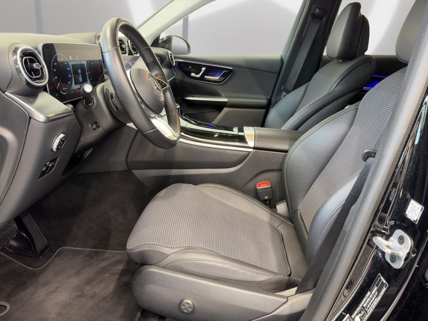 Mercedes-Benz GLC 220 2023 г. Чёрный, пробег 41115 км