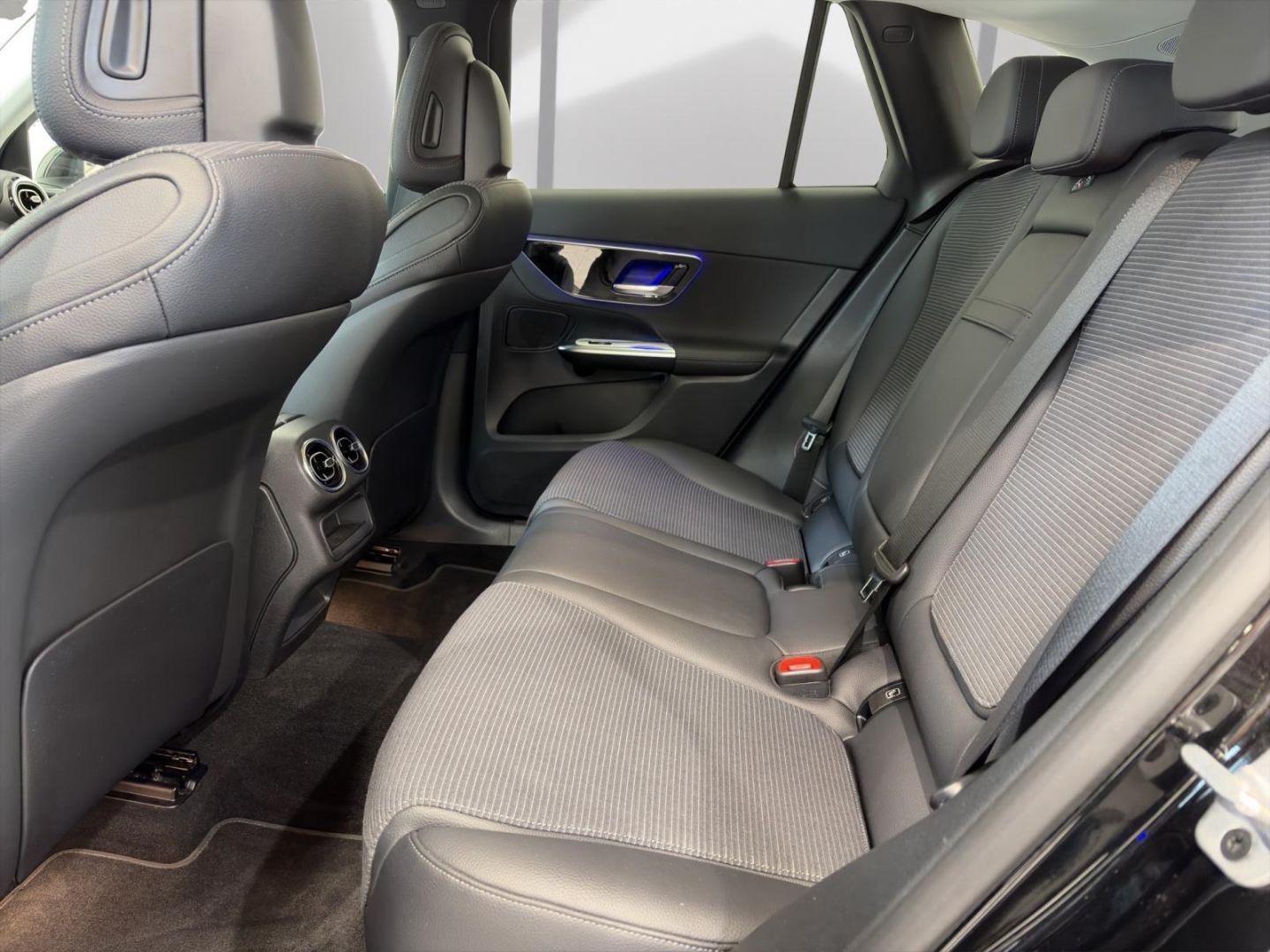Mercedes-Benz GLC 220 2023 г. Чёрный, пробег 41115 км