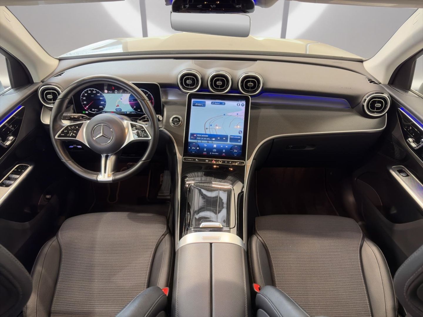 Mercedes-Benz GLC 220 2023 г. Чёрный, пробег 41115 км